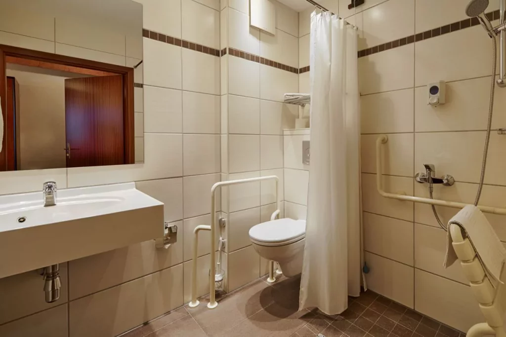 Neu_Hotel-Aragon_26_Comfortzim_Handycap_HDR