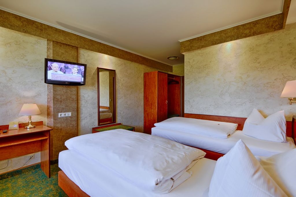 Neu_17_Hotel Aragon_39_Comfortzimmer_Bruchtal_HDR